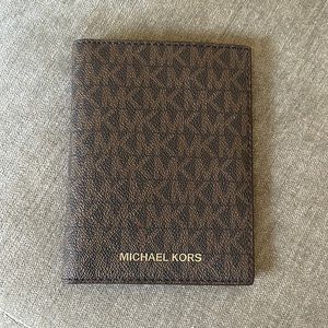 Michael Kors wallet/passport holder